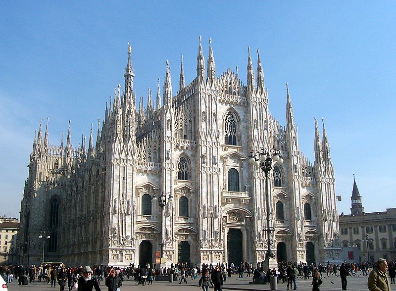 DUOMO MILANO ITALIA- DISCOVER WORLD